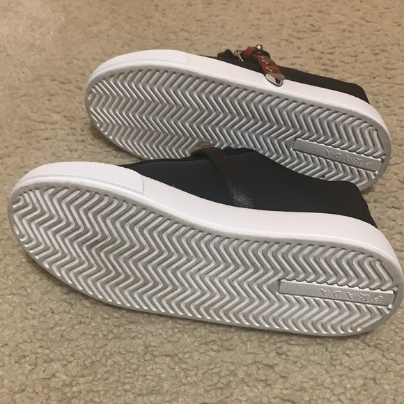 Prada shoes - Picture 3 of 3